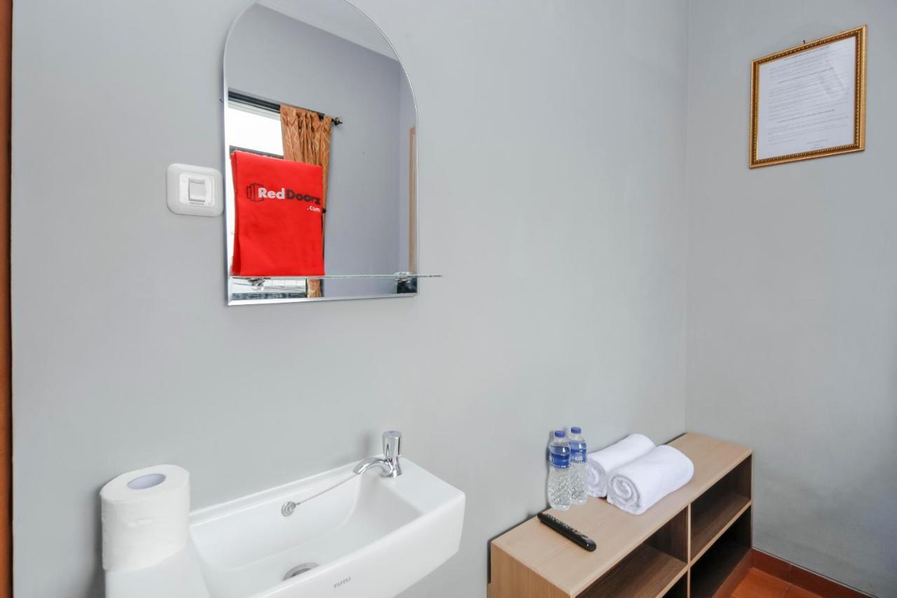 Hotel Reddoorz Near Manggarai Station 2 Yakarta Exterior foto