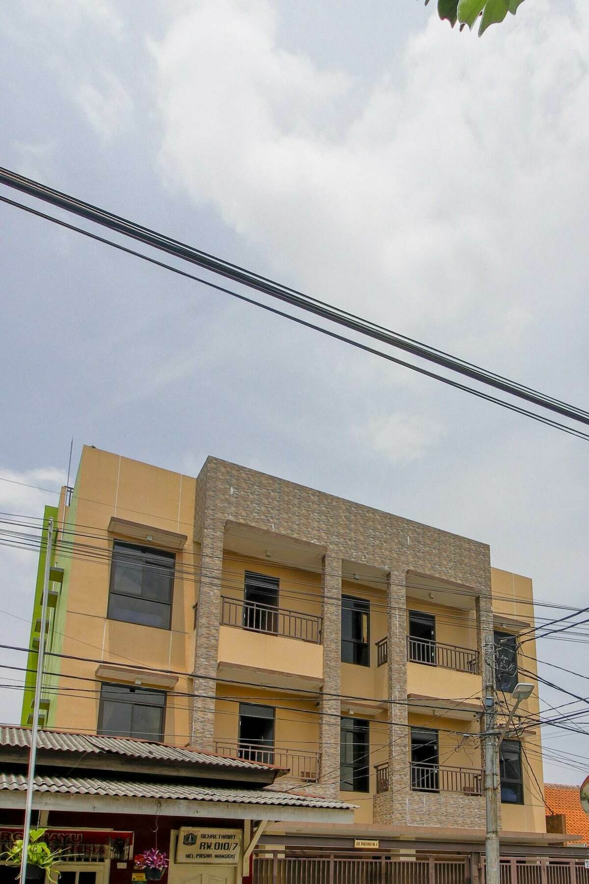 Hotel Reddoorz Near Manggarai Station 2 Yakarta Exterior foto